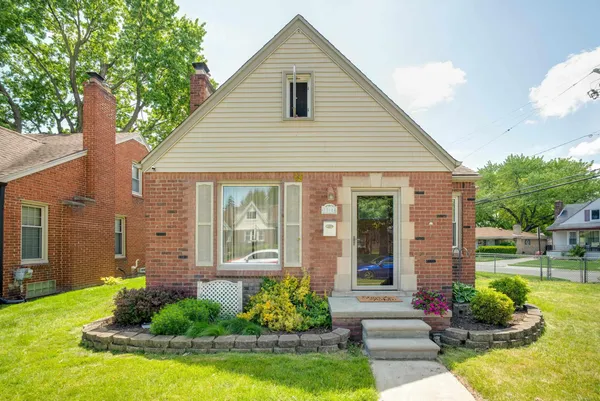 $195,000 | 15214 Nehls Avenue, Eastpointe, MI 48021