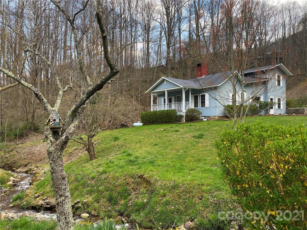 1841 Mauney Cove Road Waynesville, NC 28786 - Photo 3 of 28 Gallery Image 3
