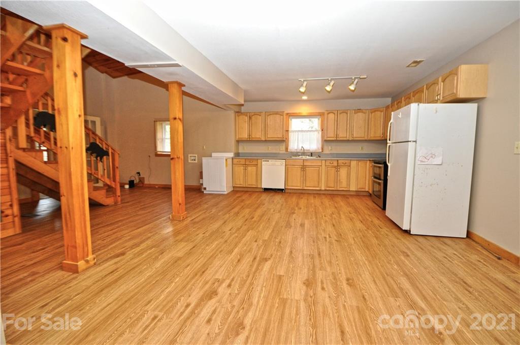 1841 Mauney Cove Road Waynesville, NC 28786 - Photo 8 of 28 Gallery Image 8