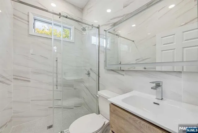 $2,800 | 71 Irvington Street, Westwood, NJ 07675