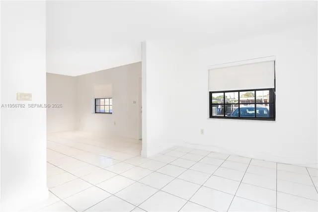 $3,700 | 2615 Southwest 32nd Court, Unit 2615, Miami, FL 33133