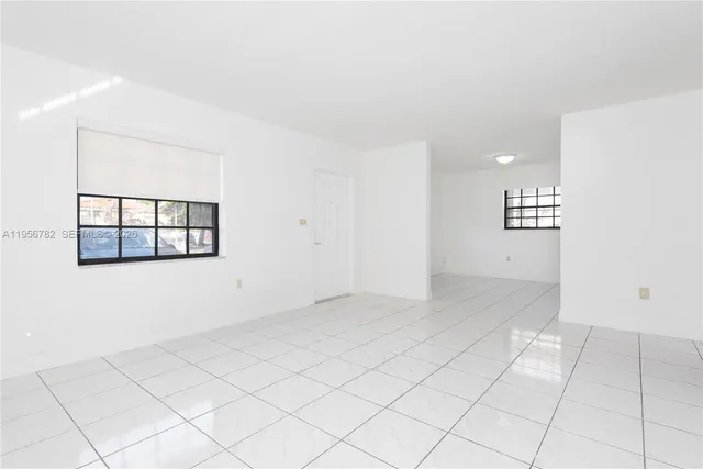 $3,700 | 2615 Southwest 32nd Court, Unit 2615, Miami, FL 33133