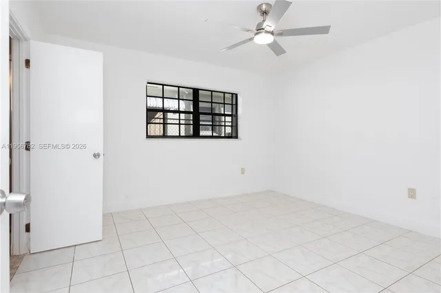 $3,700 | 2615 Southwest 32nd Court, Unit 2615, Miami, FL 33133