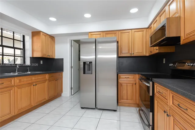 $3,700 | 2615 Southwest 32nd Court, Unit 2615, Miami, FL 33133