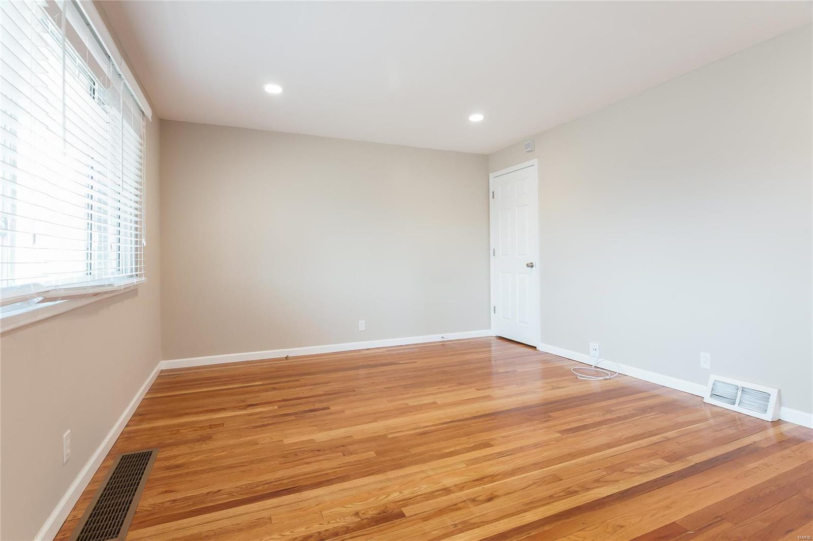 10401 Trask Drive St. Louis, MO 63136 - Photo 3 of 15