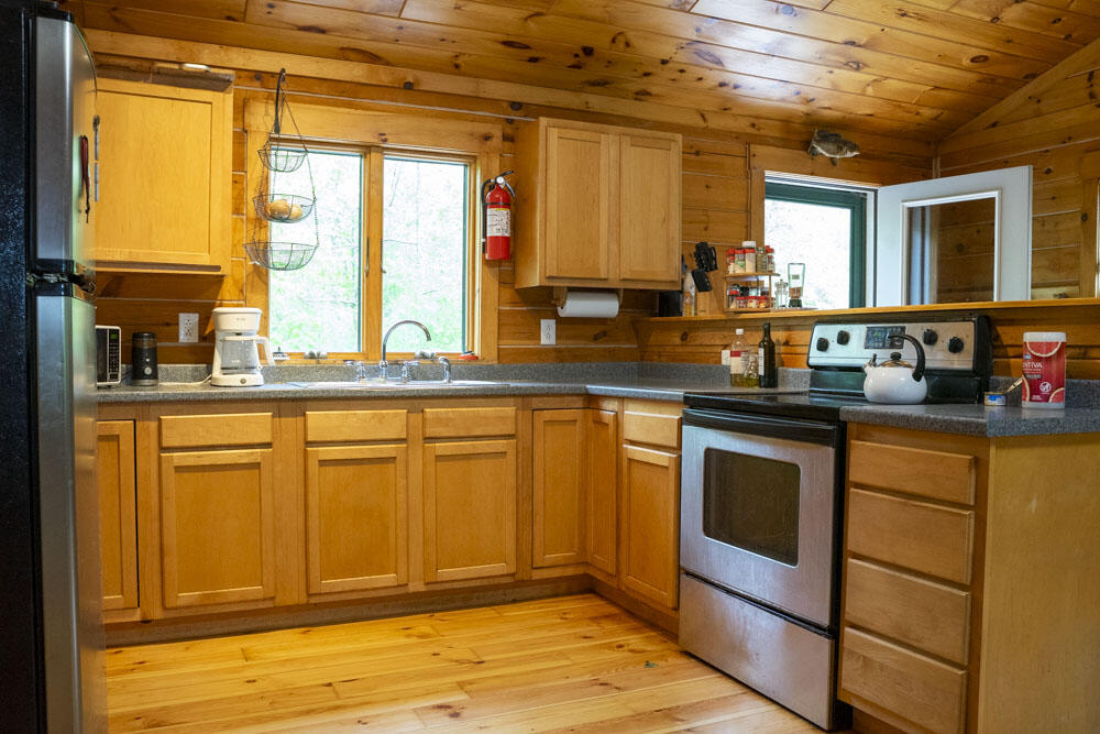 32 Fox Farm Road Plattsburgh, NY 12901 - Photo 3 of 24