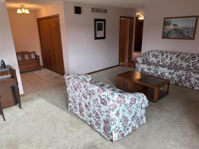 $285,000 | 163 Regency Parkway, La Porte, IN 46350