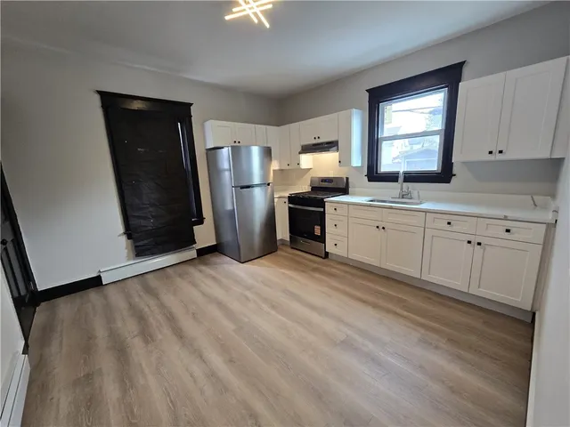 $1,950 | 239 Washington Avenue, Providence, RI 02905