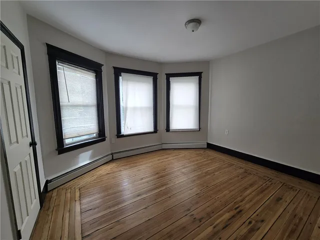 $1,950 | 239 Washington Avenue, Providence, RI 02905