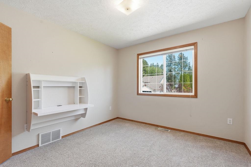 4406 East Woodglen Road Mead, WA 99021 - Photo 25 of 48