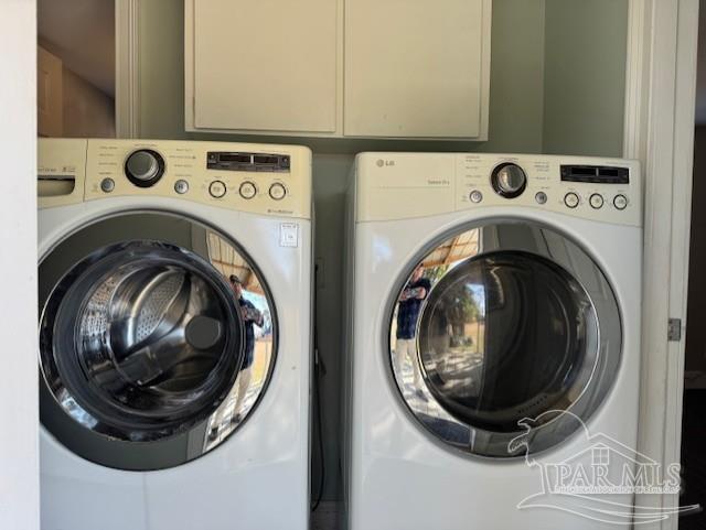 6114 East Fence Road Pensacola, FL 32526 - Photo 7 of 8 a utility room with dryer and washer
