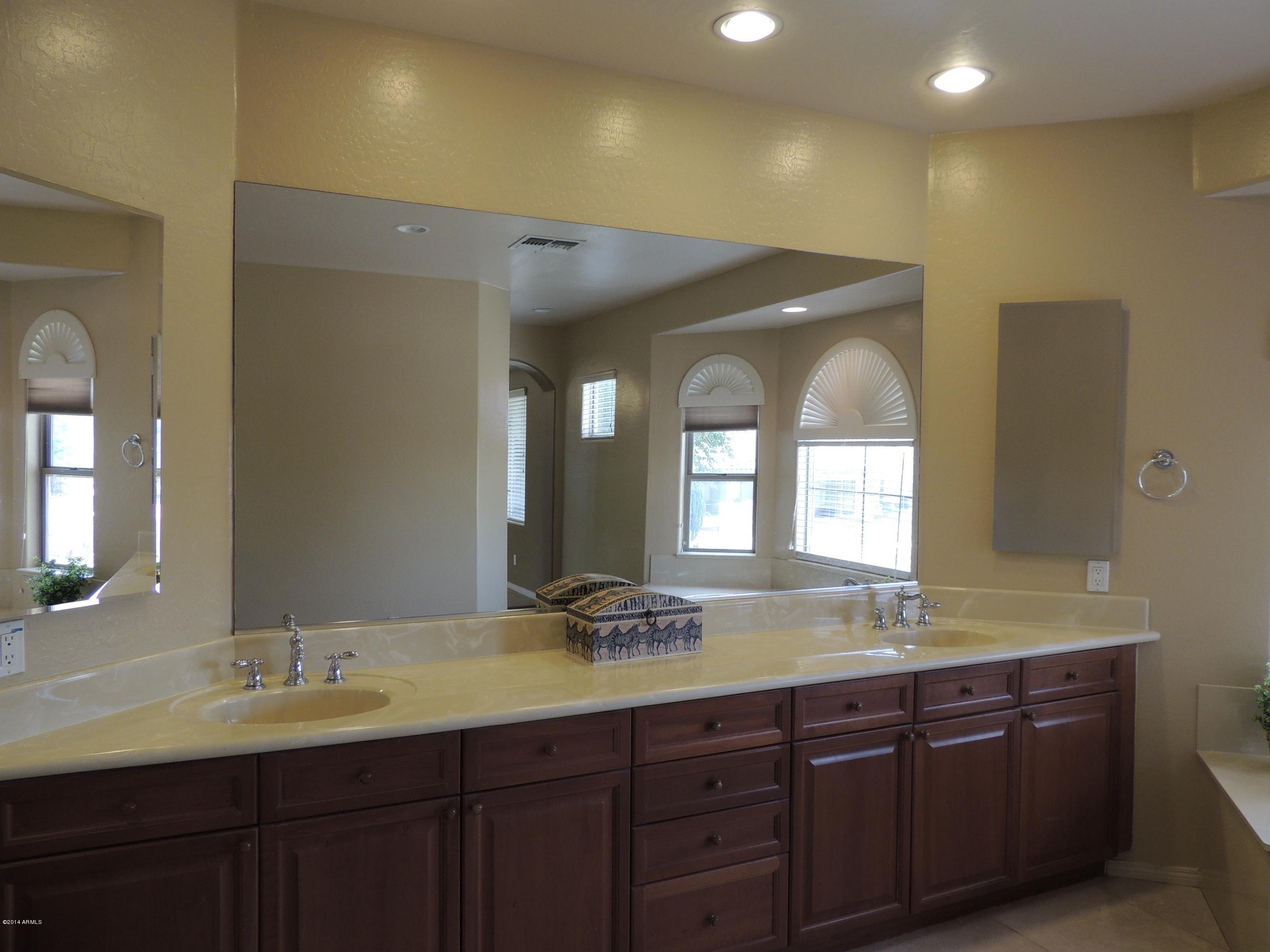 4637 South Bandit Road Gilbert, AZ 85297 - Photo 23 of 49 Masterbath