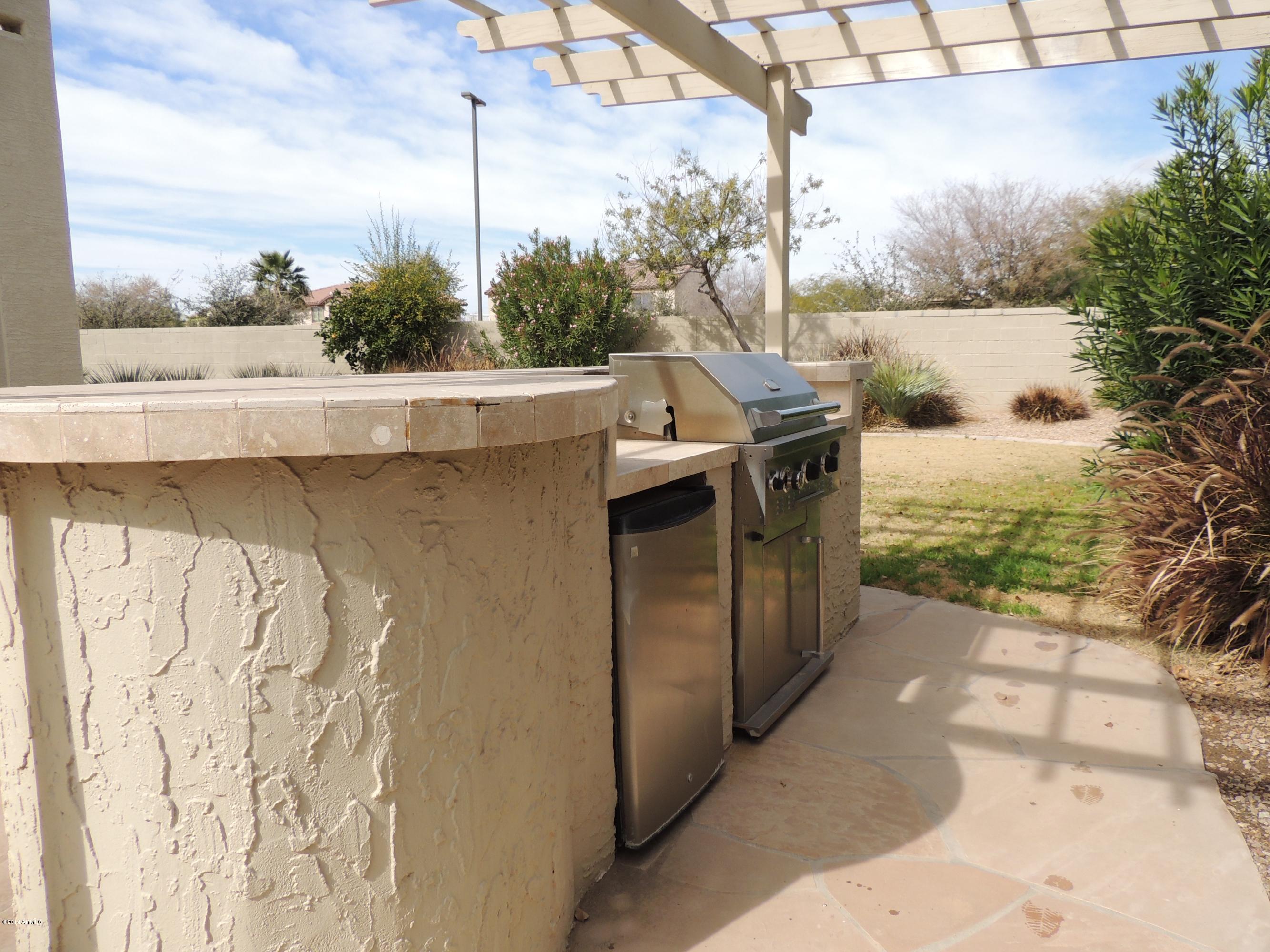 4637 South Bandit Road Gilbert, AZ 85297 - Photo 38 of 49 Outdoor grilling