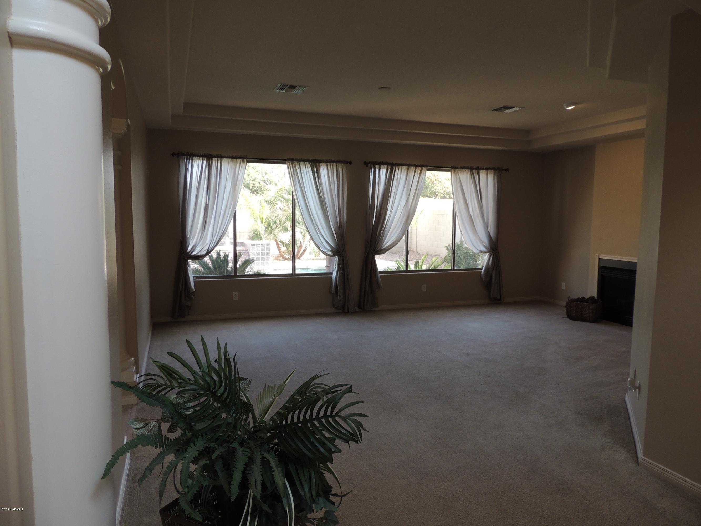 4637 South Bandit Road Gilbert, AZ 85297 - Photo 8 of 49 Formal Living Room