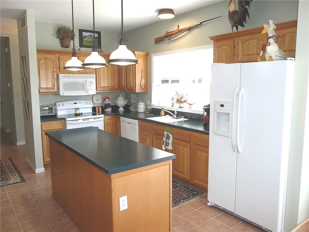 921 South Denman Avenue Chanute, KS 66720 - Photo 15 of 45