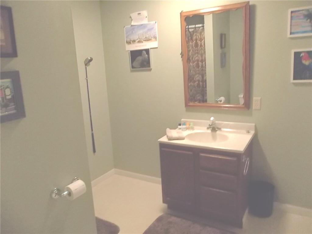 921 South Denman Avenue Chanute, KS 66720 - Photo 33 of 45