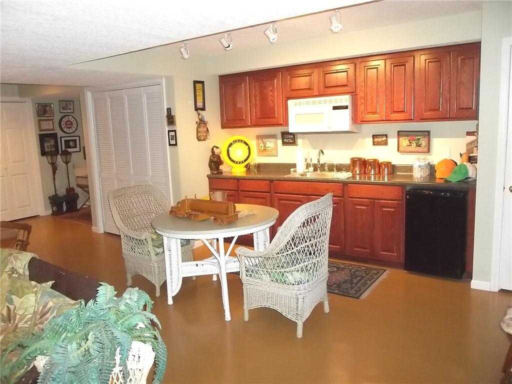 921 South Denman Avenue Chanute, KS 66720 - Photo 40 of 45