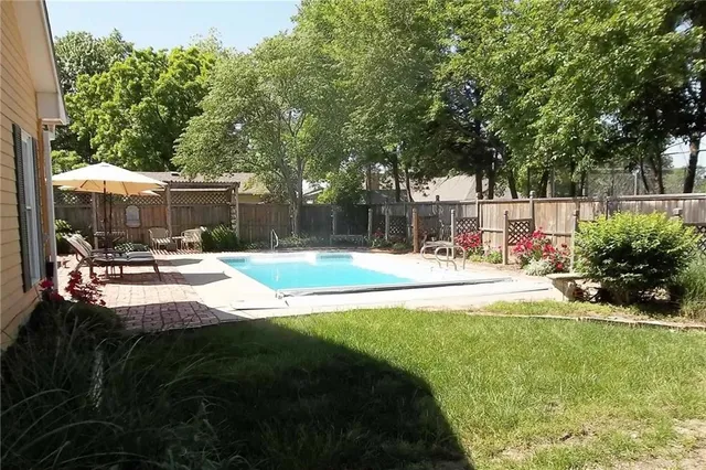 $325,000 | 921 South Denman Avenue, Chanute, KS 66720