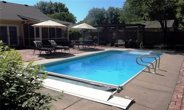 $325,000 | 921 South Denman Avenue, Chanute, KS 66720