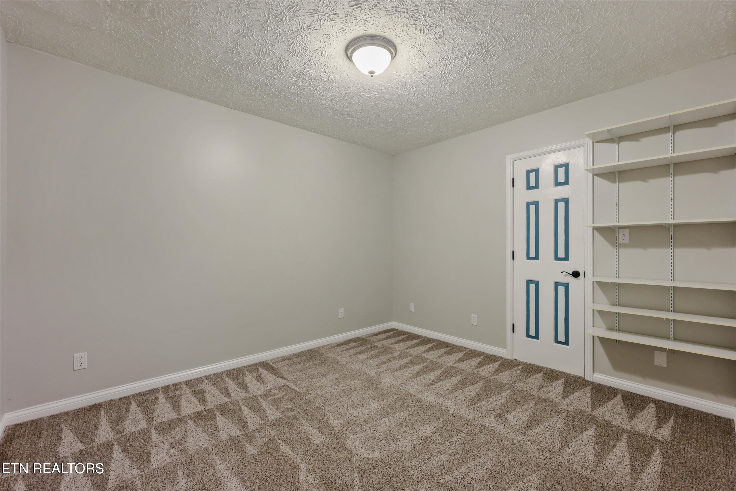 16 Radcliff Terrace Oak Ridge, TN 37830 - Photo 31 of 52 42-16 Radcliff Terrace047