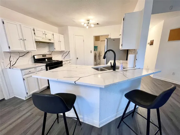 $2,300 | 1225 Hughmont Drive, Pflugerville, TX 78660