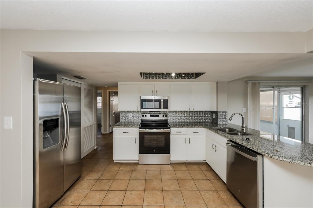 9436 Legend Lane Port Richey, FL 34668 - Photo 8 of 21 Gallery Image 8