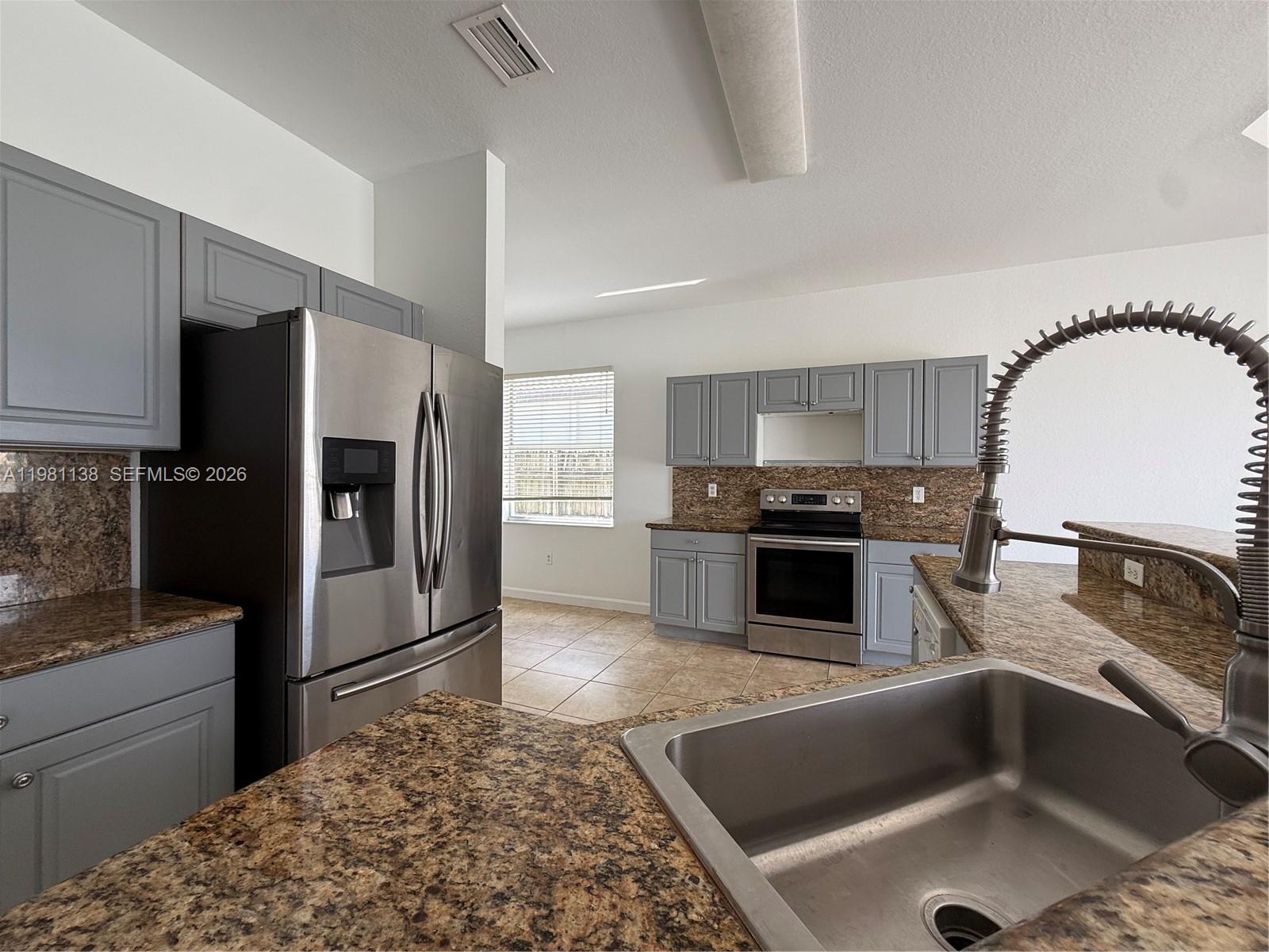 4045 Northeast 15th Street Homestead, FL 33033 - Photo 13 of 46