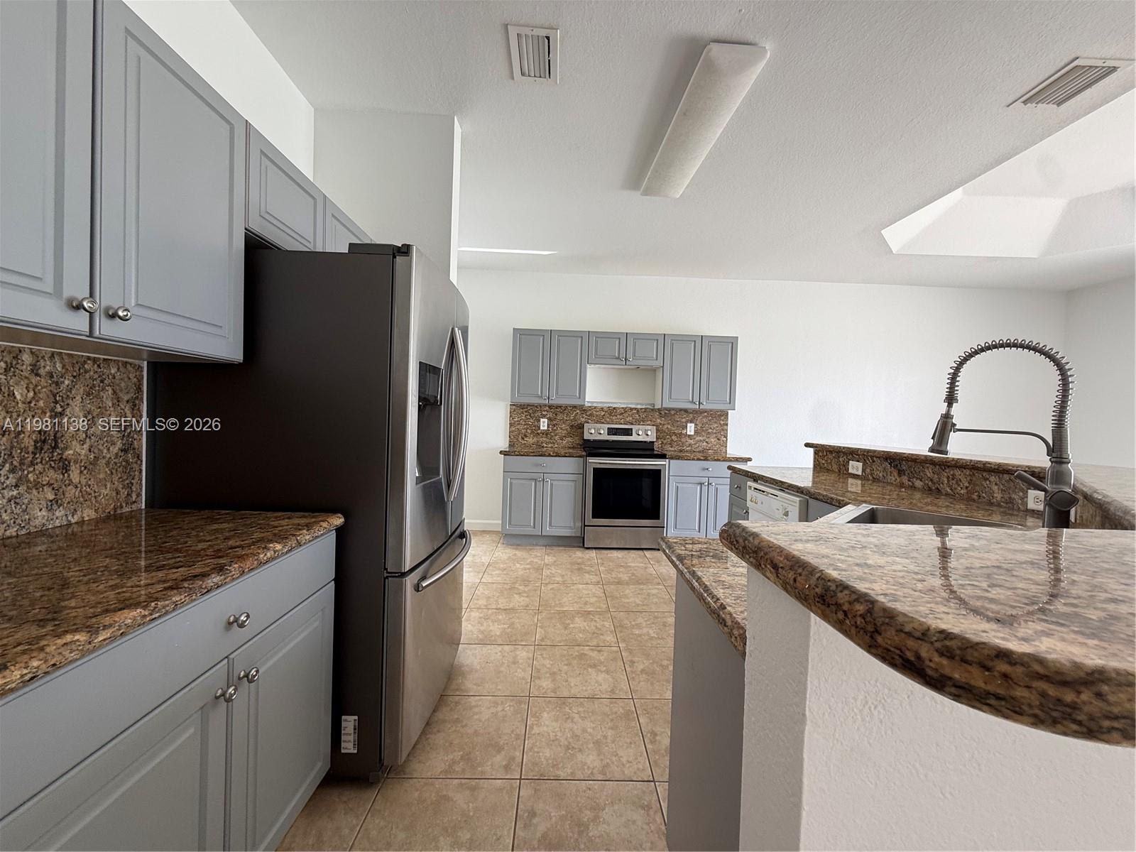 4045 Northeast 15th Street Homestead, FL 33033 - Photo 15 of 46