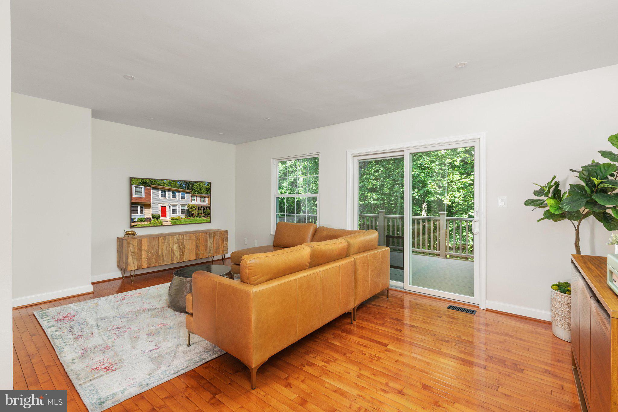 10927 Harpers Square Court Reston, VA 20191 - Photo 14 of 43 2E6A2561_10927 Harpers Square Ct - Absolute Altitu