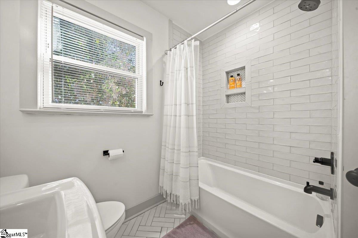 2019 East North Street Greenville, SC 29607 - Photo 15 of 36