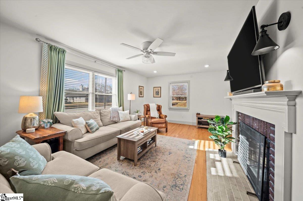 2019 East North Street Greenville, SC 29607 - Photo 7 of 36