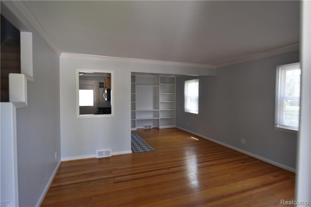 1800 Graefield Road Birmingham, MI 48009 - Photo 4 of 25 Living Area