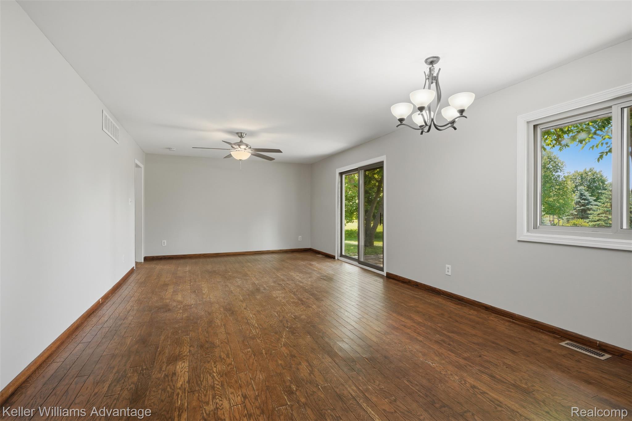 48053 Harris Road Belleville, MI 48111 - Photo 10 of 37 11_48053 harris rd-10.jpg