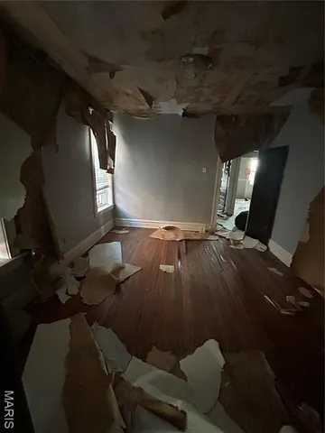 $42,000 | 4210 Holly Avenue, St. Louis, MO 63115