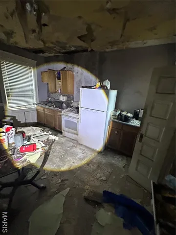 $42,000 | 4210 Holly Avenue, St. Louis, MO 63115