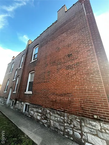 $42,000 | 4210 Holly Avenue, St. Louis, MO 63115