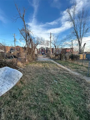 $42,000 | 4210 Holly Avenue, St. Louis, MO 63115