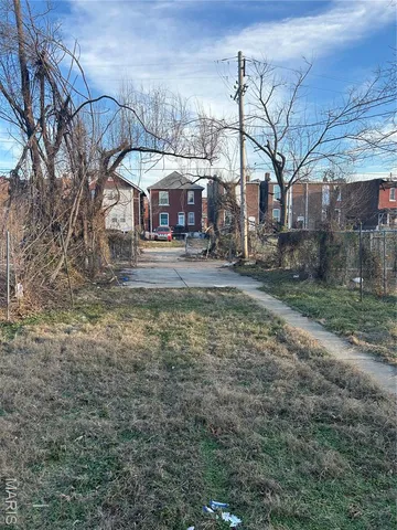 $42,000 | 4210 Holly Avenue, St. Louis, MO 63115