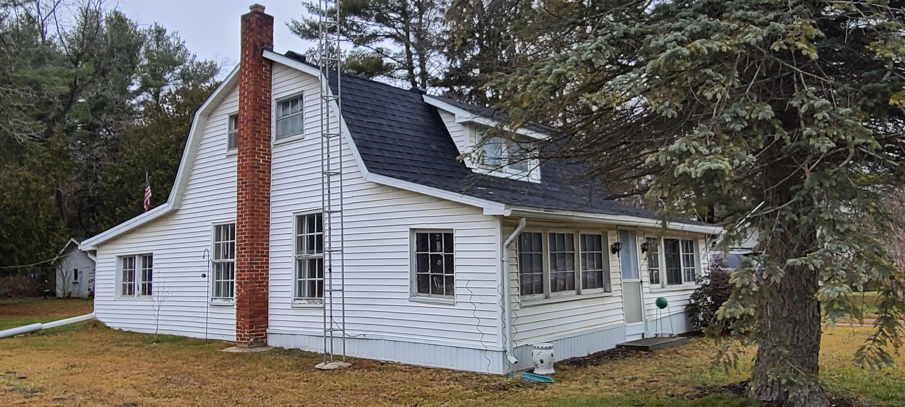 5022 Lakeshore Road Lexington, MI 48450 - Photo 1 of 38 South side of house