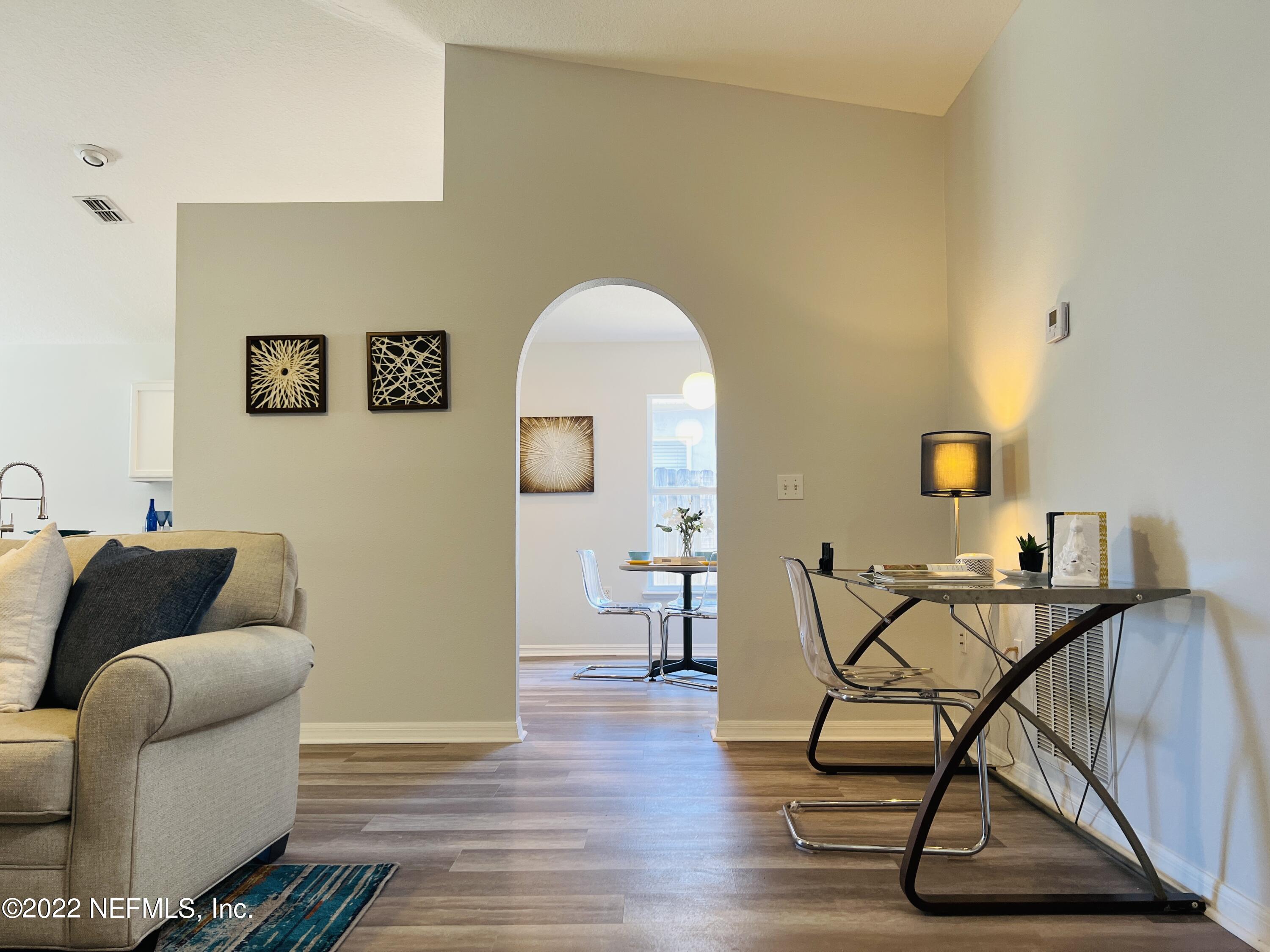 Family room 2