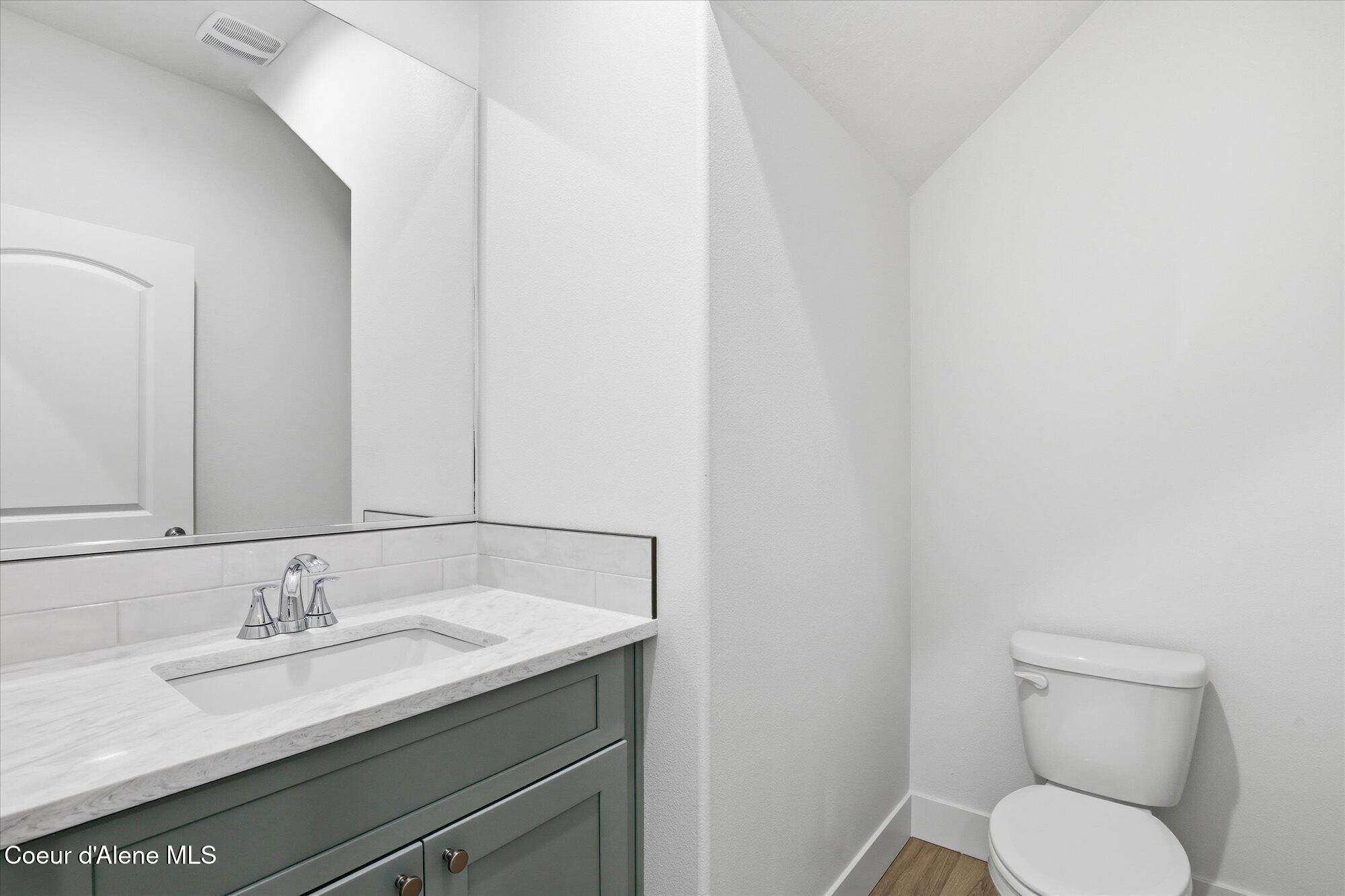 685 North Creative Post Falls, ID 83854 - Photo 12 of 23 Powder Bathroom