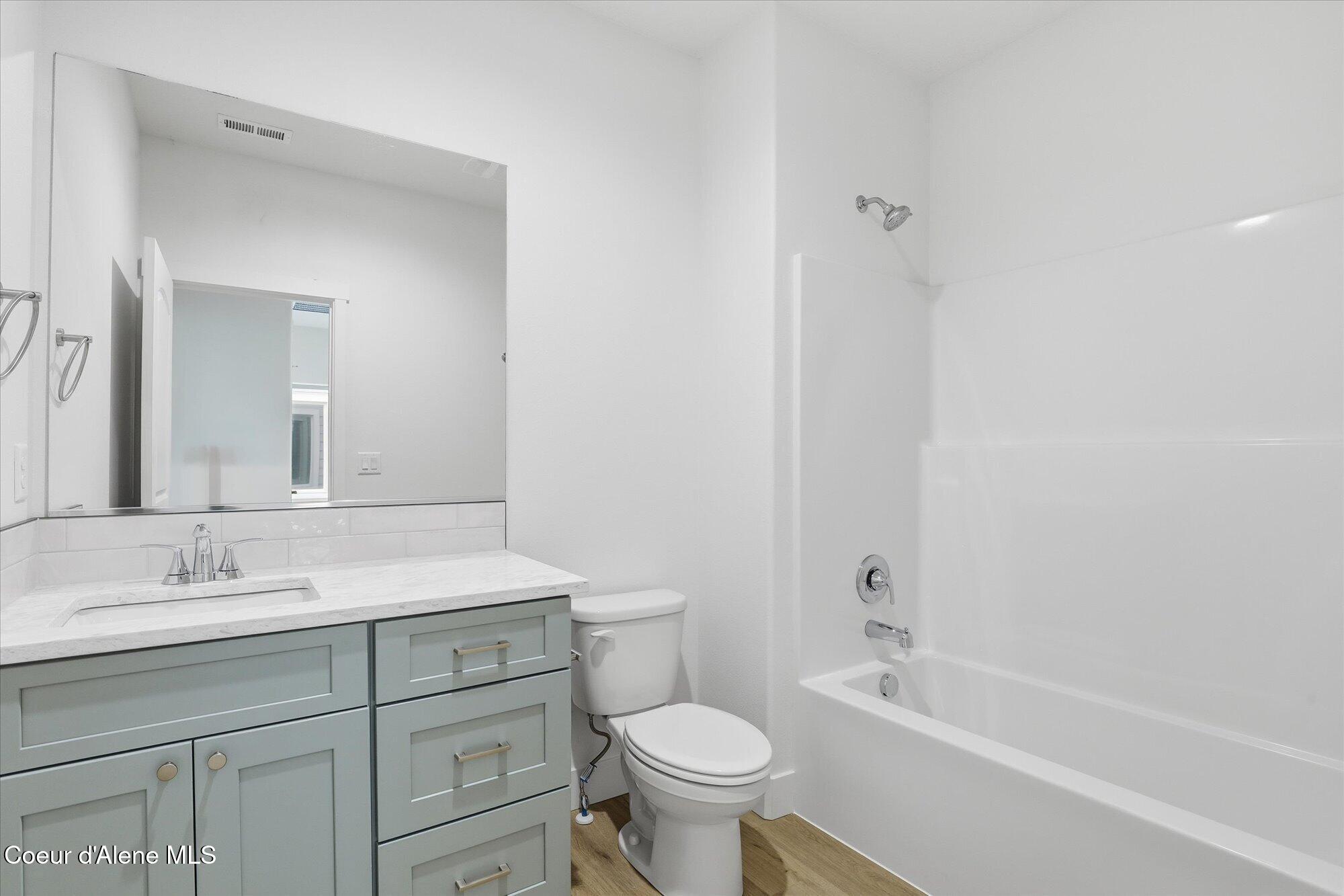 685 North Creative Post Falls, ID 83854 - Photo 20 of 23 Main Bathroom