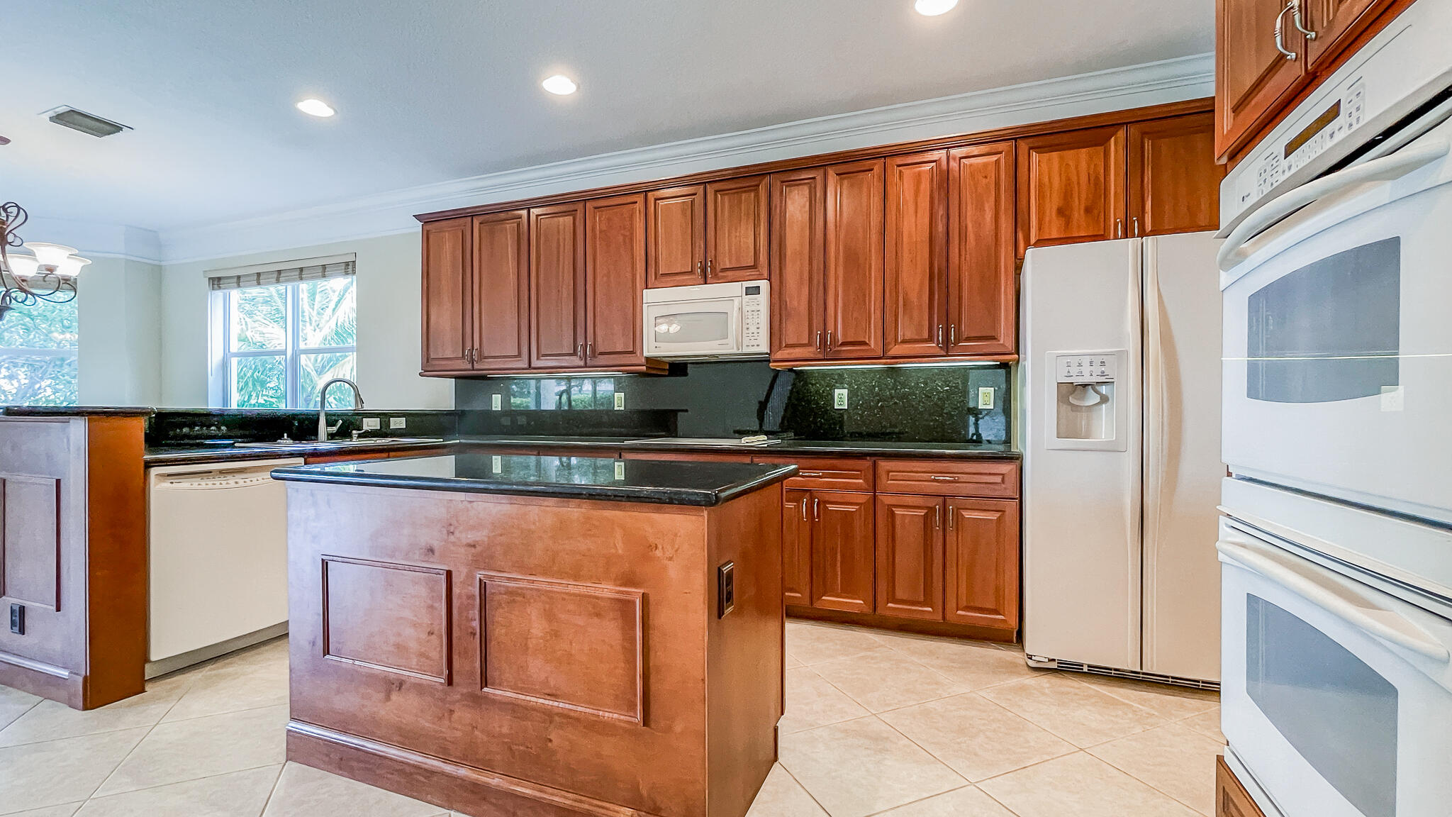 181 Bella Vista Way Royal Palm Beach, FL 33411 - Photo 11 of 34 kitchen (3)