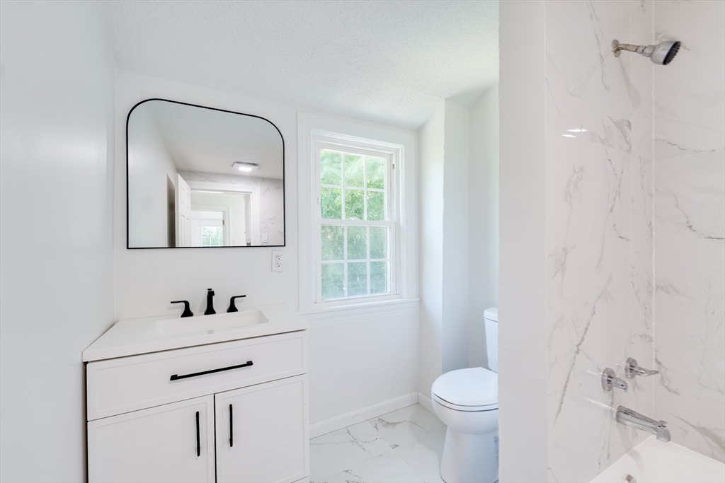 1386 Piper Road West Springfield, MA 01089 - Photo 26 of 39