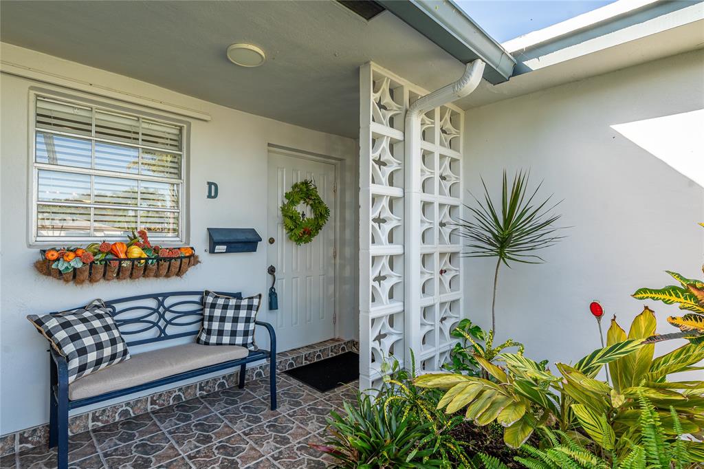 1130 Cir Terrace West, Unit D Delray Beach, FL 33445 - Photo 19 of 39 a outdoor living space with furniture