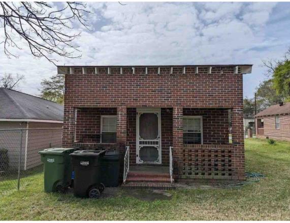 2835 Thomas Street Columbus, GA 31906 - Photo 3 of 19 front view of a house