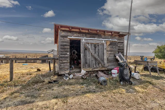 $486,960 | 3115 Farm To Market Road, Midvale, ID 83645