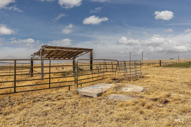 $486,960 | 3115 Farm To Market Road, Midvale, ID 83645