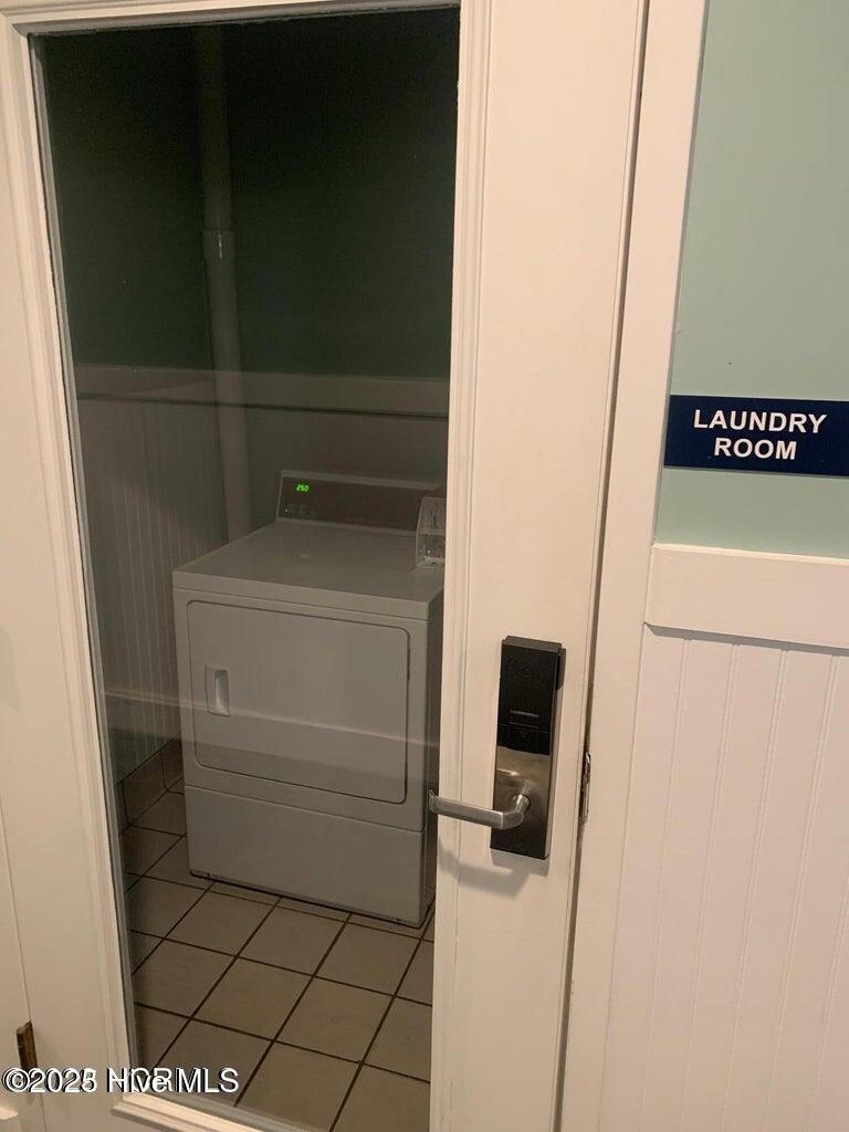 602 West Fort Macon Road, Unit 249 Atlantic Beach, NC 28512 - Photo 25 of 40 Palm Suites Laundry