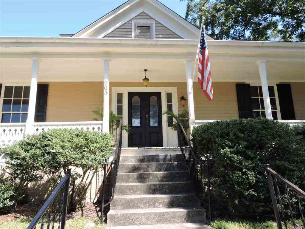 203 East Main Street Pendleton, SC 29670 - Photo 2 of 34